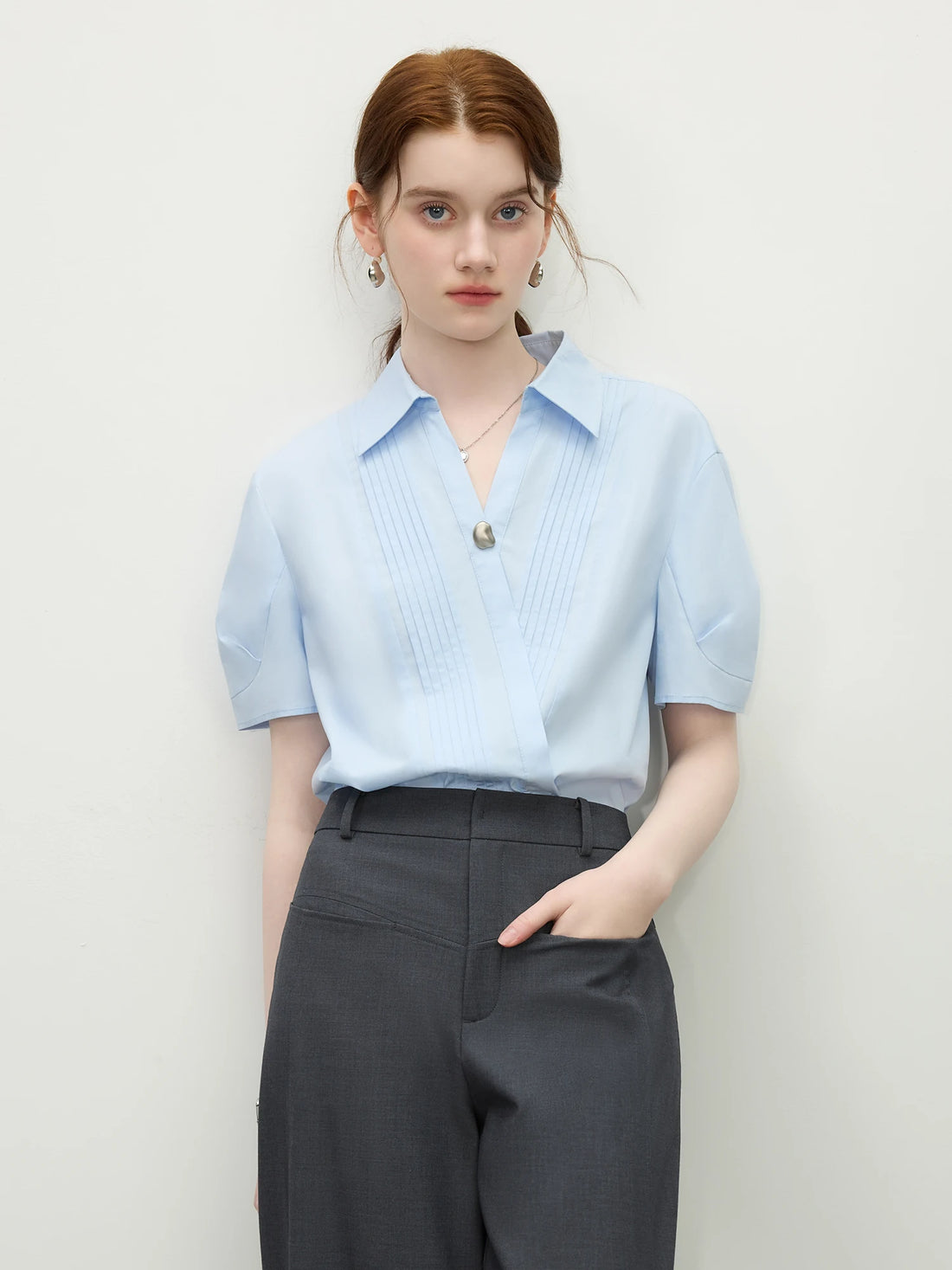 Women's Minimalist V-Neck Short Sleeve Summer Top